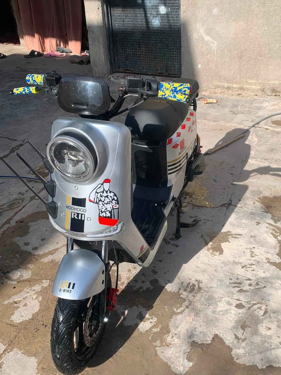 دراجه شحن للبيع مديل 2026 كامله من كلشي ما مفتوح بيه برغي بعده جديده صاله 3اشهر من طلعه من لمعرض لعنوان لبصره زبير رقم وتساب ورصيد ***********
