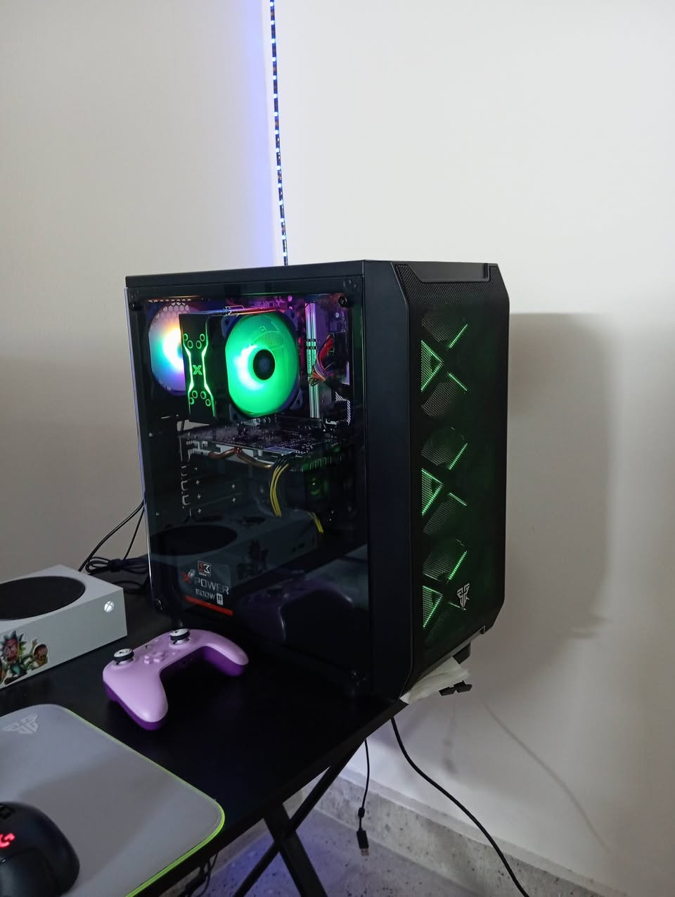 السلام عليكم 
تجميعه كامله للبيع
Ryzen 5 5600 g 
Ram 16 g 3200 hz
SSD 128 and 1 t SSD
Rx580 8 g
Ps 600 w
شباب التجميعه حلو والمراوح الي بيها بل وجه
 كولرماستر rgb وبكل مكان بيها مراوح الحراره ما توصل 60 بل زايد 
مكاني بغداد وماكو توصيل
تفحص وتاخذ
*********** 
السعر 550

