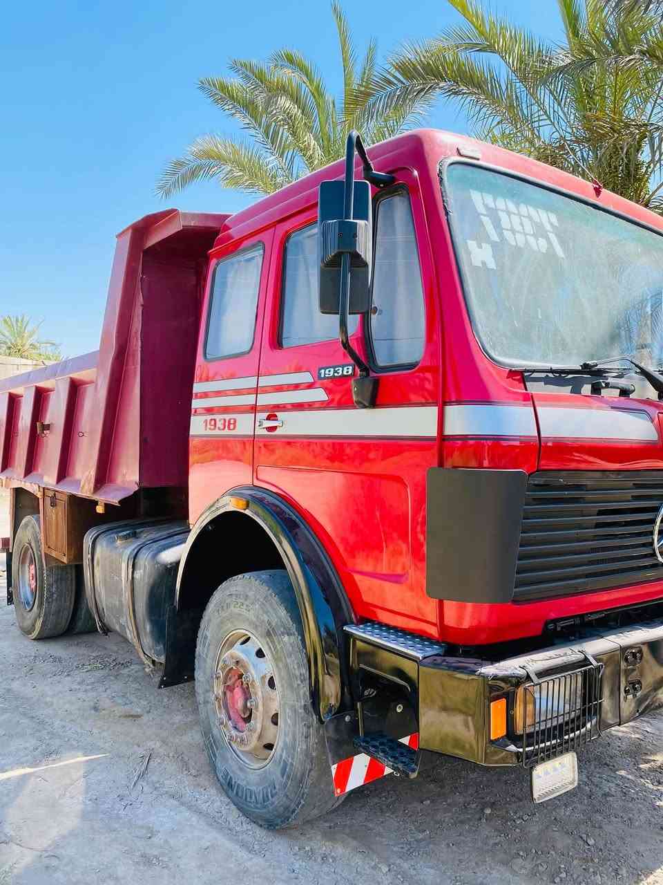 السلام عليكم البي موديل 77 
والتحويل مباشر  مكينه ٢٥ ثمانيه سلندر  لاتنقيص ولا بخار
كير ٢٥ اكسل جي اف شاصي باج بطن السياره كفاله عام
لايوجد بها أي نقص السعر 150 وبيهه مجال  ***********
