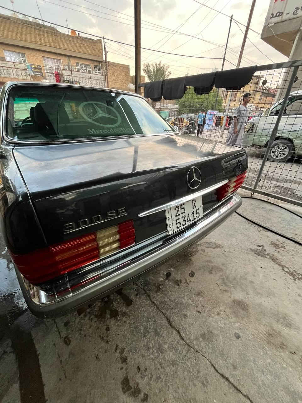 مرسيدس ١٩٩١ • اسود • باسمي مداور