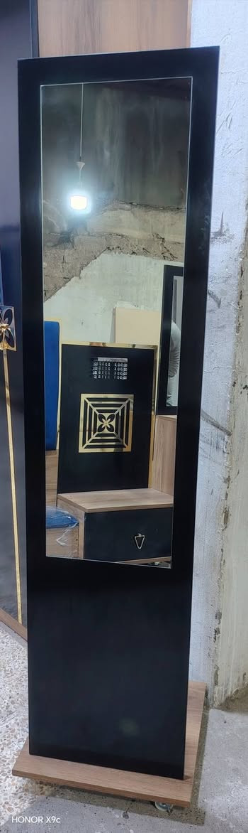 معرض مهند البجاري لبيع وشراء الغرف النوم التركي المستخدم لدينا غرفه نوم تركي سبع حراري تتكون من تسع قطع نظافه 100% عنوان المعرض موصل حي البكر قرب شارع الاطباء***********
