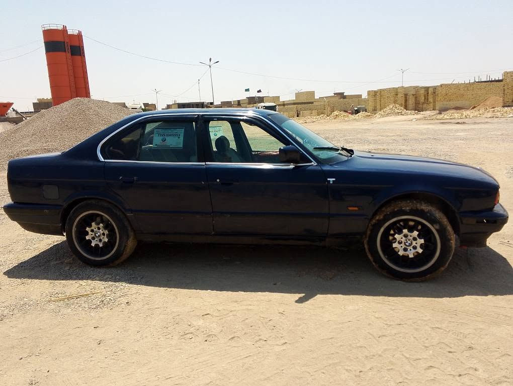 سلام عليكم BMW مديل 92 حجم 525 محور مكينه وكير وعقل في فيتي مال راس ثور تخم تاير حداديه جديده بيع او مروس ***********سماوه بي وساب السماوا, المثنى
