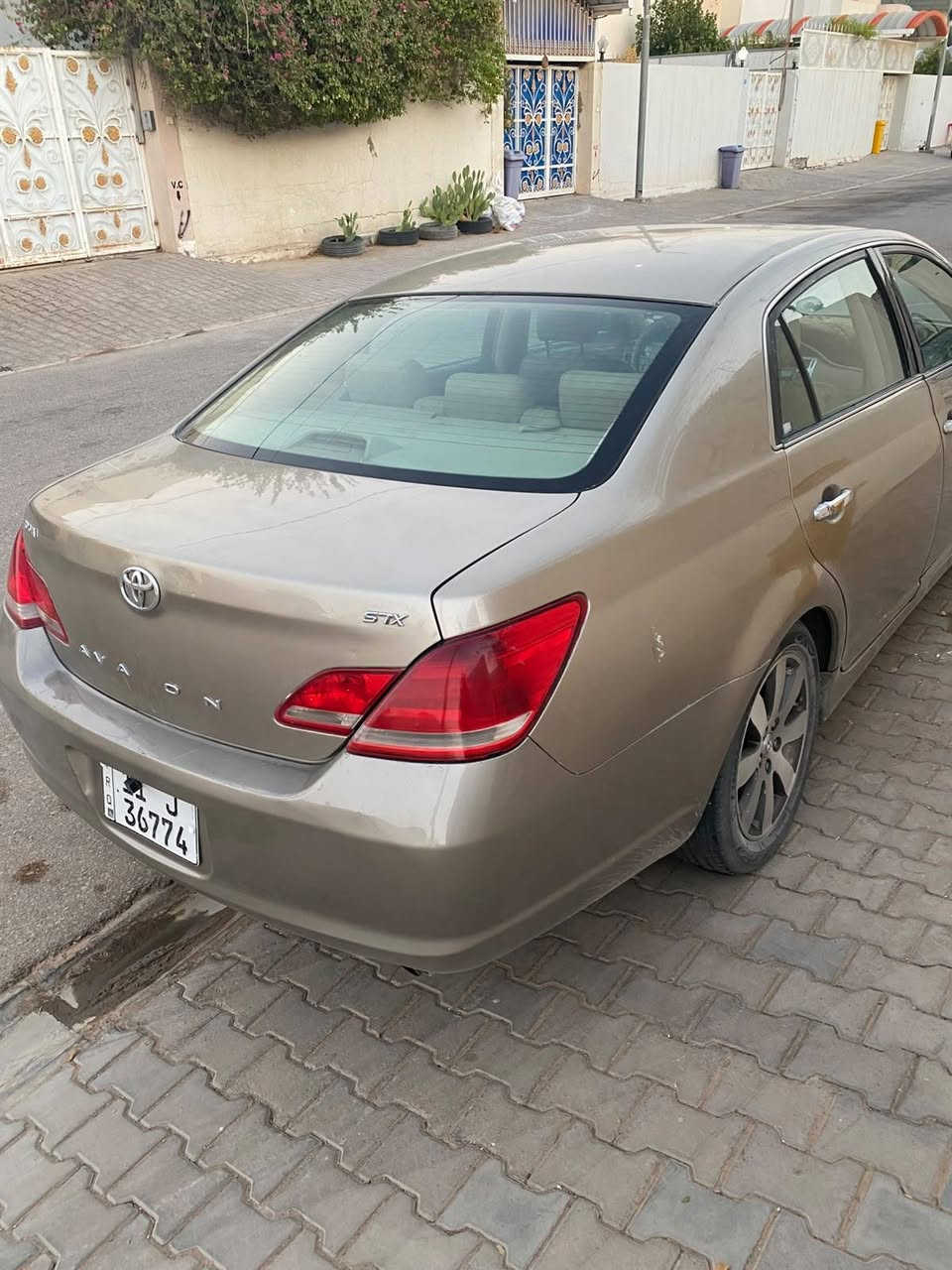 للبيع أو المراوس | تويوتا أفالون موديل 2007
المواصفات العامة:
 * الموديل: 2007
 * المحرك: V6 سعة 3.5 لتر (محرك قوي وهادئ)
 * الكير: أوتوماتيك
 * اللون: [نحاسي]
 * مكان السيارة النجف / رقم بغداد
المزايا والتفاصيل:
 * السعر 78
 * المراوس: متوفر حسب الرغبة مع سيارة أحدث أو أصغر حسب الاتفاق.
للتواصل والاستفسار:
 * رقم الهاتف / *********** النجف, العراق
