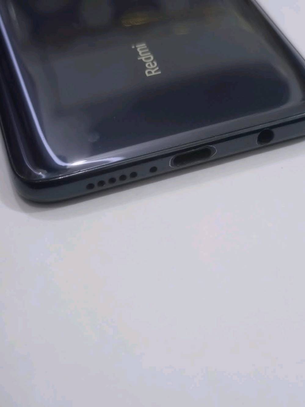 للبيع Redmi Note 8 Pro (6GB RAM / 128GB Storage)
ريدمي نوت 8 برو 

✅ رام 6GB ✅ ذاكرة 128GB ✅ معالج Helio G90T ✅ كاميرا 64MP ✅ بطارية 4500mAh ✅ يدعم الشحن السريع
المحتويات:  كارتون وكفر حمايه 
 الجهاز نظيف ويعمل بكفاءة، وجهاز مكفول من كلشي 
ببجي 60 فريم 
 السعر: 130 ألف وبي مجال
