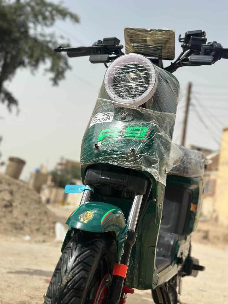 دراجه R9 للبيع موصفات فول بطاريات جديد عدد خمسه. 

  لايت امامي 

    بك لايت
 
نوع R

نوعP

اشاير يمنه ويسره  

 رقم موبايل ***********
