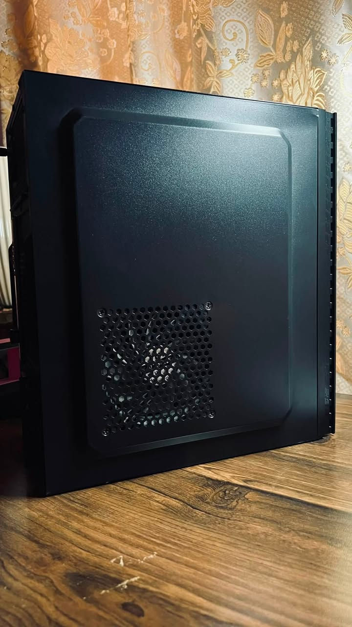 مواصفات :
Intel Core i5-9400F :معالج
Nvidia GTX 1660 Super 6GB :كارت شاشة •
Crucial 16GB DDR4 2660 :رام •
Kingston SSD 240GB :تخزين
ASUS H310M-KB2 :لوحة •
AeroCool Lux 650W :jg°
تشغل العاب :
Fortnite - High settings•
Valorant - Max•
CS2 - Medium/High•
GTA V - Very High•
PUBG Steam - Medium/High•
Apex Legends - Medium/High•
Rocket League - Max•
Rainbow Six Siege - High/Very High•
Forza Horizon 4 & 5 - Medium/High•
Medium - (asäll) Call of Duty Warzone•
FIFA 22-23-24 - High•
للامانة تشغل الترا كل الالعاب المذكورة فوك ال100 فريم بس اذا تريد يوصل لل200 حطها نفس الاعدادات الفوق
الحاسبة مالتي :ممستخدمها لشيء مثل سوالف تعدين الخ ...سبب البيع اريد اطورها ان شاء الله
سعرها 550 بس بيها مجال والشراي يجي ونتفاهم بالسعر ان شاء الله 

للتواصل:***********
