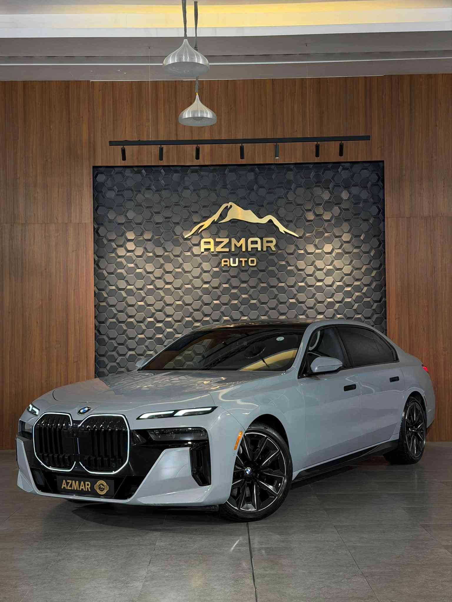740i M • ٢٠٢٥ • ١٤٠٠٠ كم
