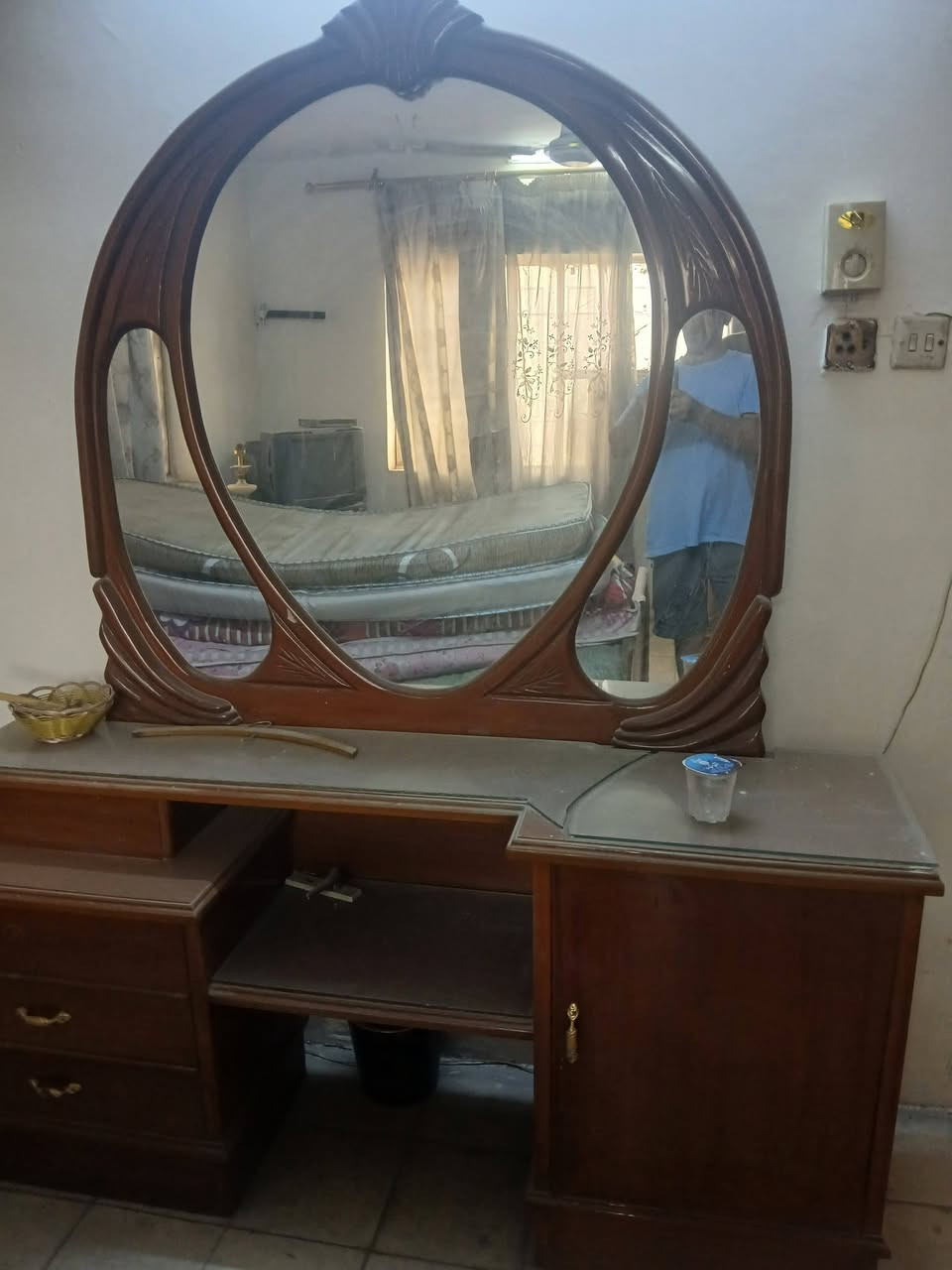 غرفه صاج قديمه السعر 500بغداد الشالجيه ***********
