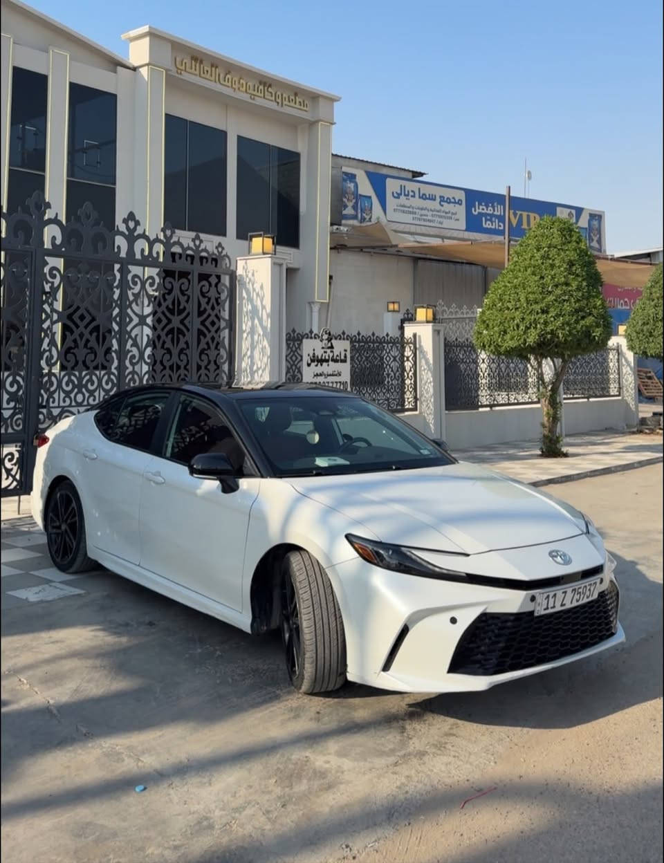 للبيع كامري 2025 Xse 
رقم بغداد ب اسمي تحويل ثاني يوم
ماشيه36 الف
بيها جامرلغ صبغ وشبر بلباب 
بدون دواخل بدون ايرباك بدون شواصي
 بدون بارد بدون شخوط بدون رصعات

المواصفات
 شاشه كبيره
بانورما 
عداد رقمي
المقاعد كهربائيه 
 نقطه عمياء
رادارات اماميه وجانبيه
داخل احمر 

السعر 255 وبيها مجال قليل
مكان السياره / ديالى بعقوبة
***********
