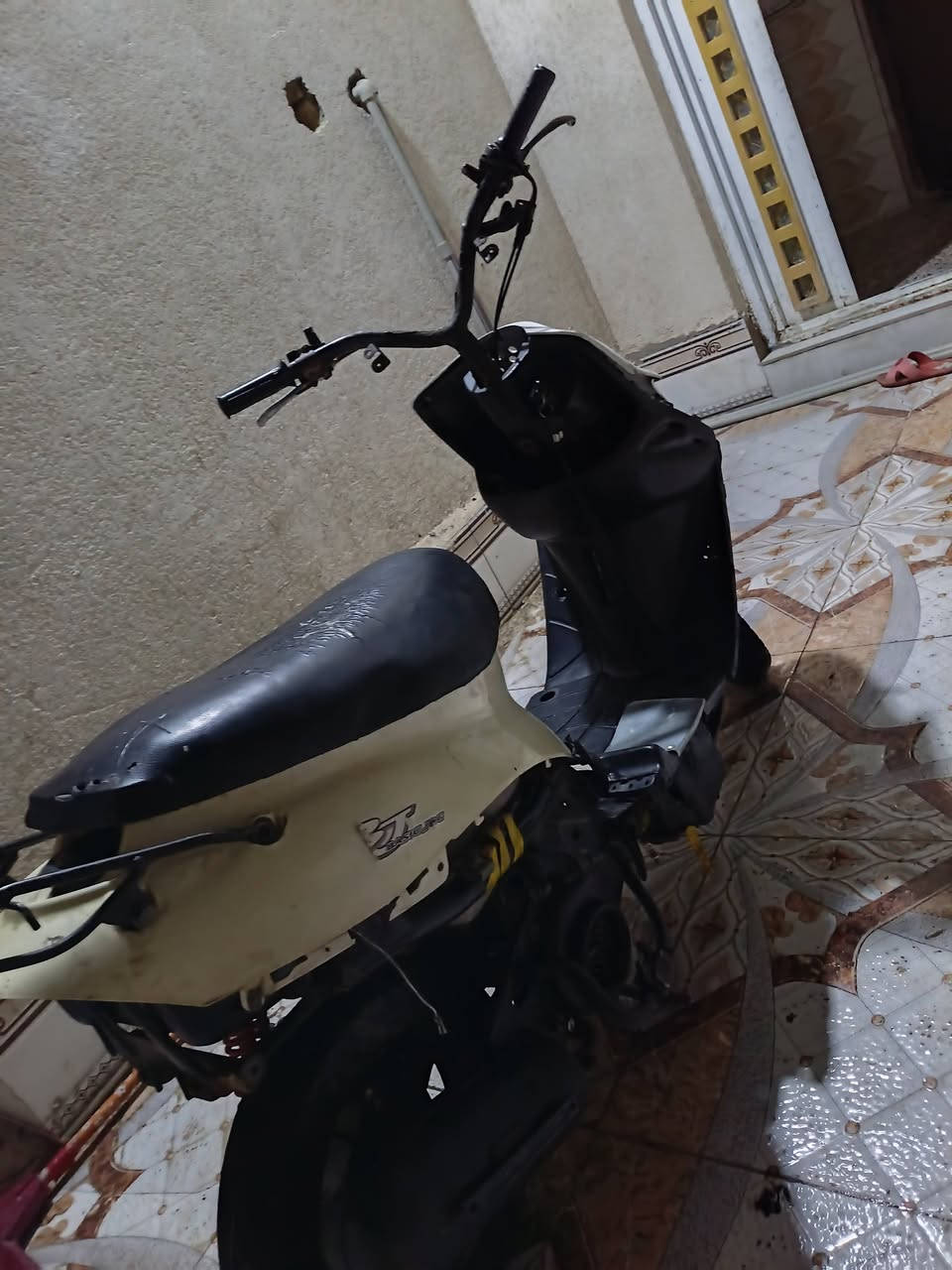 سلام عليكم دراجه فحل ام 9فحل حربي دراجة جاهزة كلشي ماعوزهة مكينة ناعمة تواير نضاف شلعه ومعدل فول سعر 150مكاني شيشان رقم الهاتف واتساب فقط ***********
