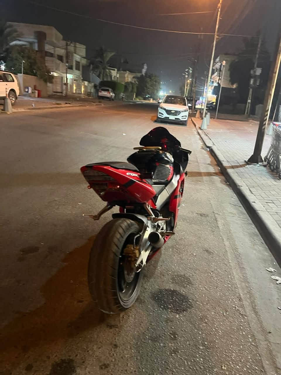 السلام عليكم بطح سيبي ار ار للبيع 929 مكينه 1000 عنواني بغداد تفاصيل خاص ***********
