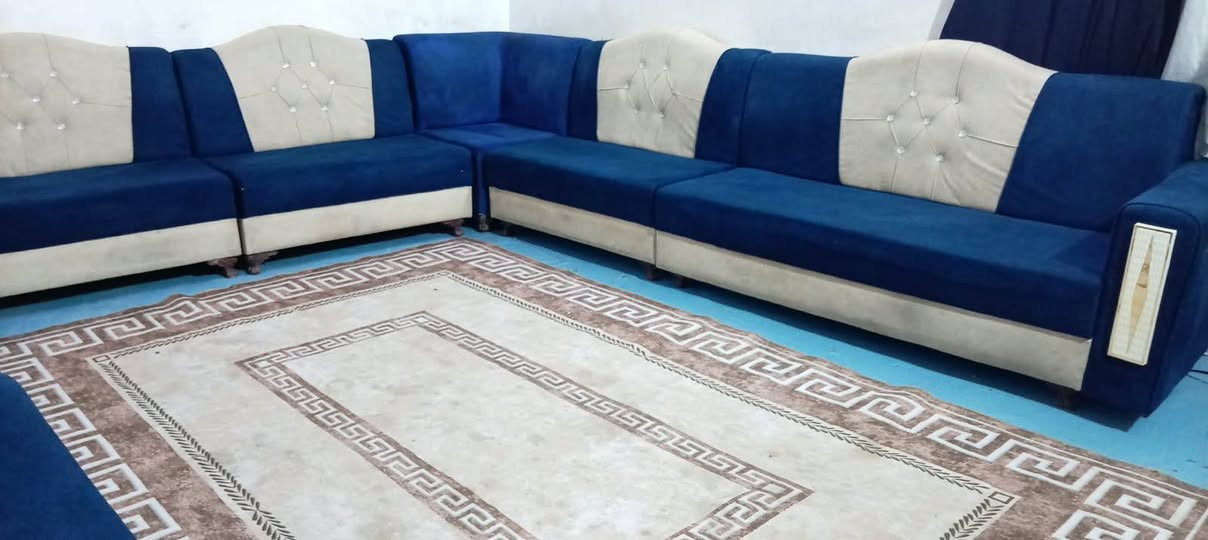 ديوان للبيع تزكام بلوك اسود كلش نضيف اي ضرر مابي 17مقعد السعر 400 وياه مفارش العنوان كربلاء بدايد الامن الداخلي يوجد توصيل داخل كربلاء***********
