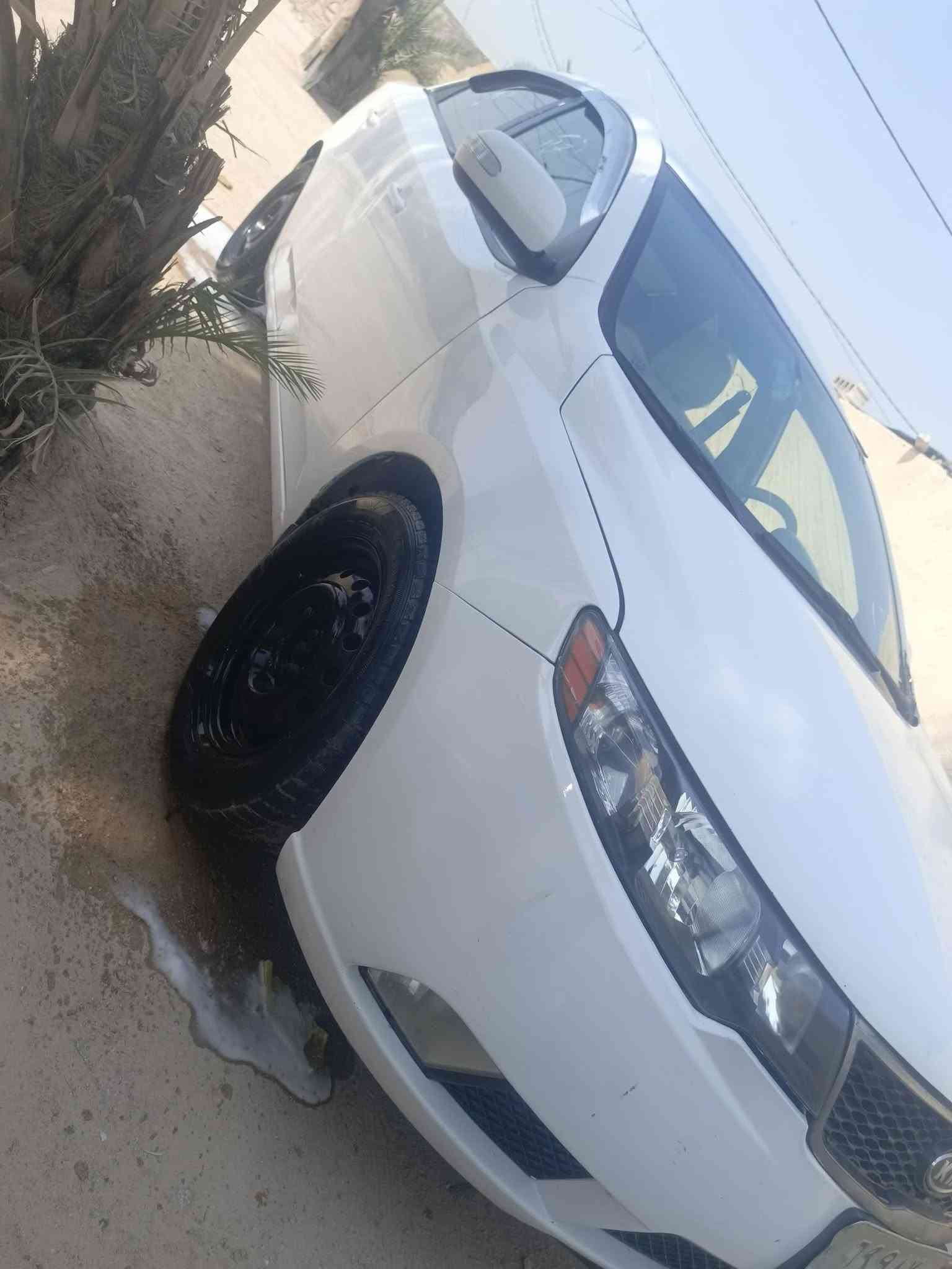 للبيع كيه سيراتو موديل 10 رقم شمالي تحويل أو وكاله حاضر سياره جاهزة مكينه كير حداديه تخم تاير جدد 
بيه جاملغ خلفي طخه بسيطه أو مصبوغة عام جماليه 
بجم كفاله تكم حوض كفاله. خليجي مكينه 1600. 
تفاصيل مذكوره اقرا التفاصيل قبل الاتصال 
السعر 65 أو بيه مجال قليل بيع مستعجل 
للاستفسار. ***********. مكان نجف طريق كربلاء نجف عمود 250. غير متواجد نت
