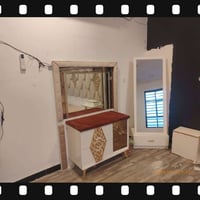 غرفه تركي نضافه 100/80 8قطع هيه وملحقاتها بدون دوشك نشراتها كلها شغاله...