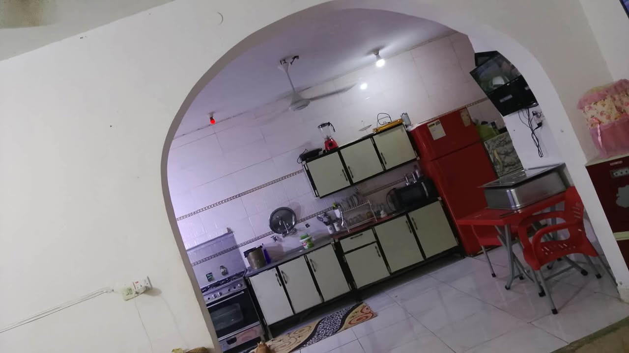 شارع النفط • مطبخ مفتوح • سيراميك كامل