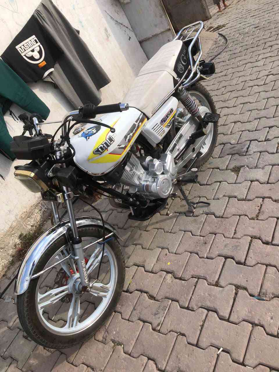 سونك موديل 24 نضافه فوول كلشي بيه بلادي حتا السويج تشغيل عن بعد  سعر 600 رقمي للتصال ***********
