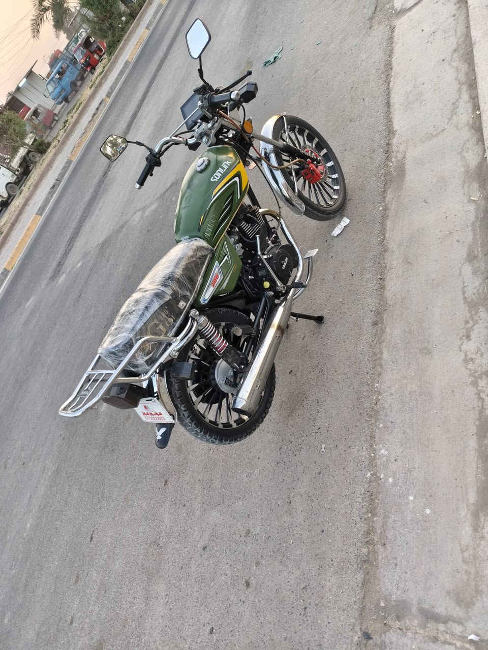 للبيع سونك موديل 25 بلادي محرك ماممدوده عليه سبانه دراجه كله بلاديه كله شغاله محرك 200 سيسي سعر 850 بيه مجال مكاني الكرمه بسوده ***********
