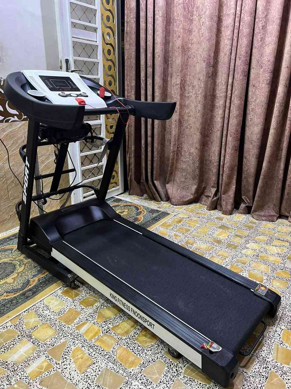 جهاز جري ماركة سبورت سرعه عاليه14.0 يحمل 130 كيلو بي رجاج تكسير شحوم بي شناو بطن بي شاشه تعد وقت سعرات حرارية قياس نبضات القلب مسافه مقطوعه وبي اواكس بلوتوث ومفتاح امان وجهاز يطبك ومياخذ مساحه سعره 280 الف بغداد يوجد توصيل محافظات ***********
