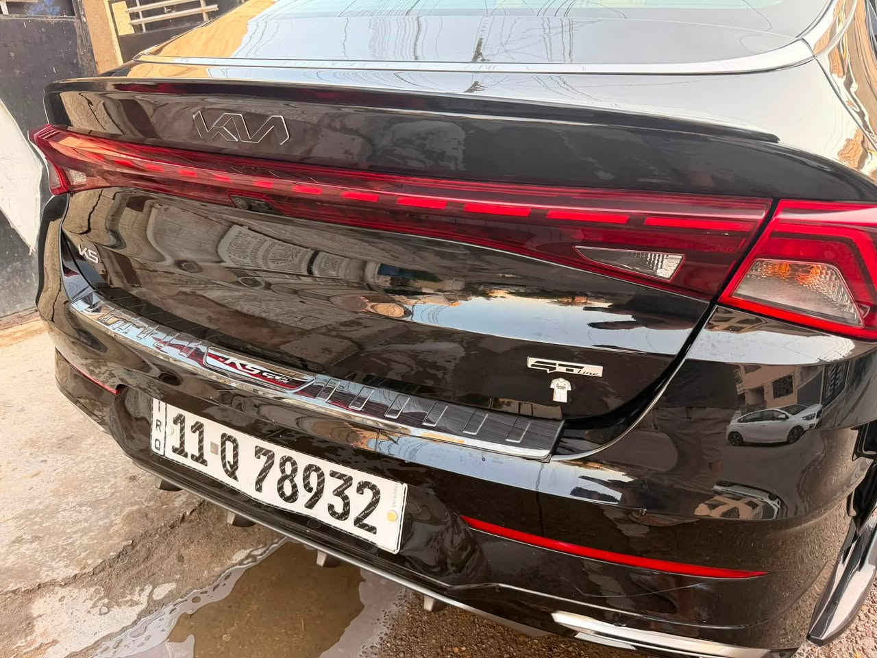 🚘 للبيع — كيا K5 GT-Line 2024
كيا K5 GT-Line موديل 2024
🇺🇸 وارد أمريكي — رقم حرة
⚙️ مكينة 1.6 تيربو
📍 الموقع: بغداد
📏 الممشى: 21,000 كم
🖤 اللون: أسود
🖤 الداخلية: أسود جلد
❌ بدون فتحة سقف

✨ المواصفات:

* شاشة تدعم Apple CarPlay
* مقاعد أمامية تدفئة
* مقعد السائق كهربائي
* شاحن Wireless
* تشغيل عن بُعد
* هاند بريك إلكتروني
* تشغيل بصمة
* بصمة أبواب
* رادارات أمامية + جانبية + خلفية
* مانع تصادم
* تحديد المسار
* إشارات بالمرايا
* صندوق ذكي
* تايرات Kumho جديدة

🔧 حالة السيارة:

السيارة تعرضت لحادث سابق، والتصليح كان:

* البنيد مصبوغ
* إصبعين بارد بالجاملغ الأمامي نتيجة أثر الضربة

📞 للاستفسار والتواصل:
***********

📍 السيارة موجودة في بغداد

للمهتمين، السيارة جاهزة للفحص والمعاينة.

السعر 175 ورقة
