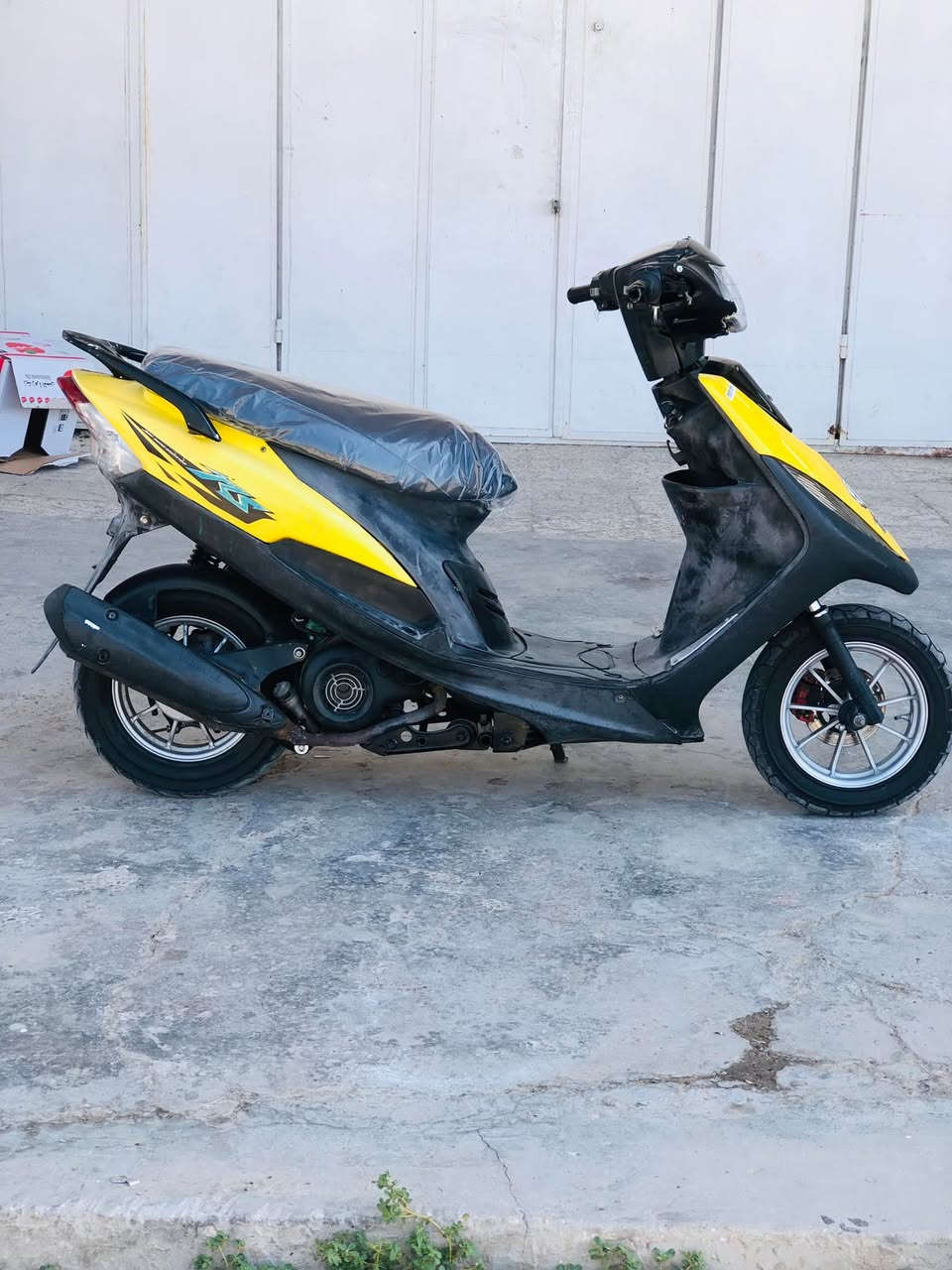 ماكس عدلة لون ليمون 🍋 مكينة بلادية نكرة سلف هندر كهرباء كلة شغالة شلعه معدل اشك كاع كفرات كلة مختمة ختم واحد بلادي اورقة كاملة منفيس عنواني بغداد غزاليه سعر دراجة (٤٢٥)شراي يخابر مامتواجد ع فيس هاذه رقمي 
‭***********‬
