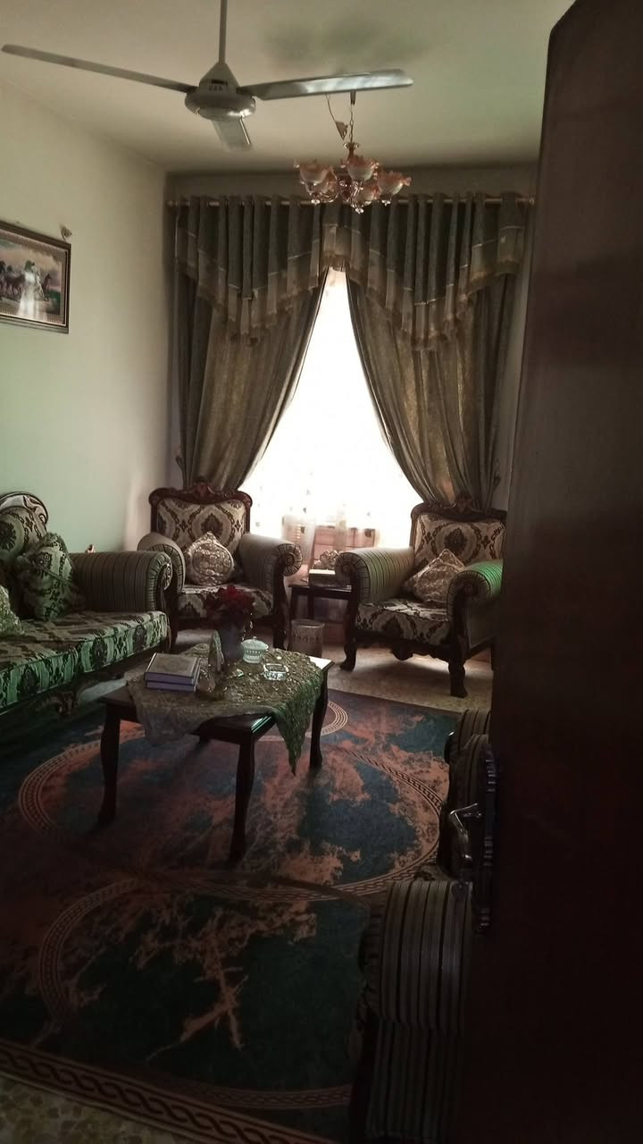 دار سكني للبيع مساحة 150 واجهه سبعه ونص نزال عشرين 3 غرف نوم هوا حوالي مطبخ استقبال المراجعه مع صاحب الدار ‏‪***********‬‏

