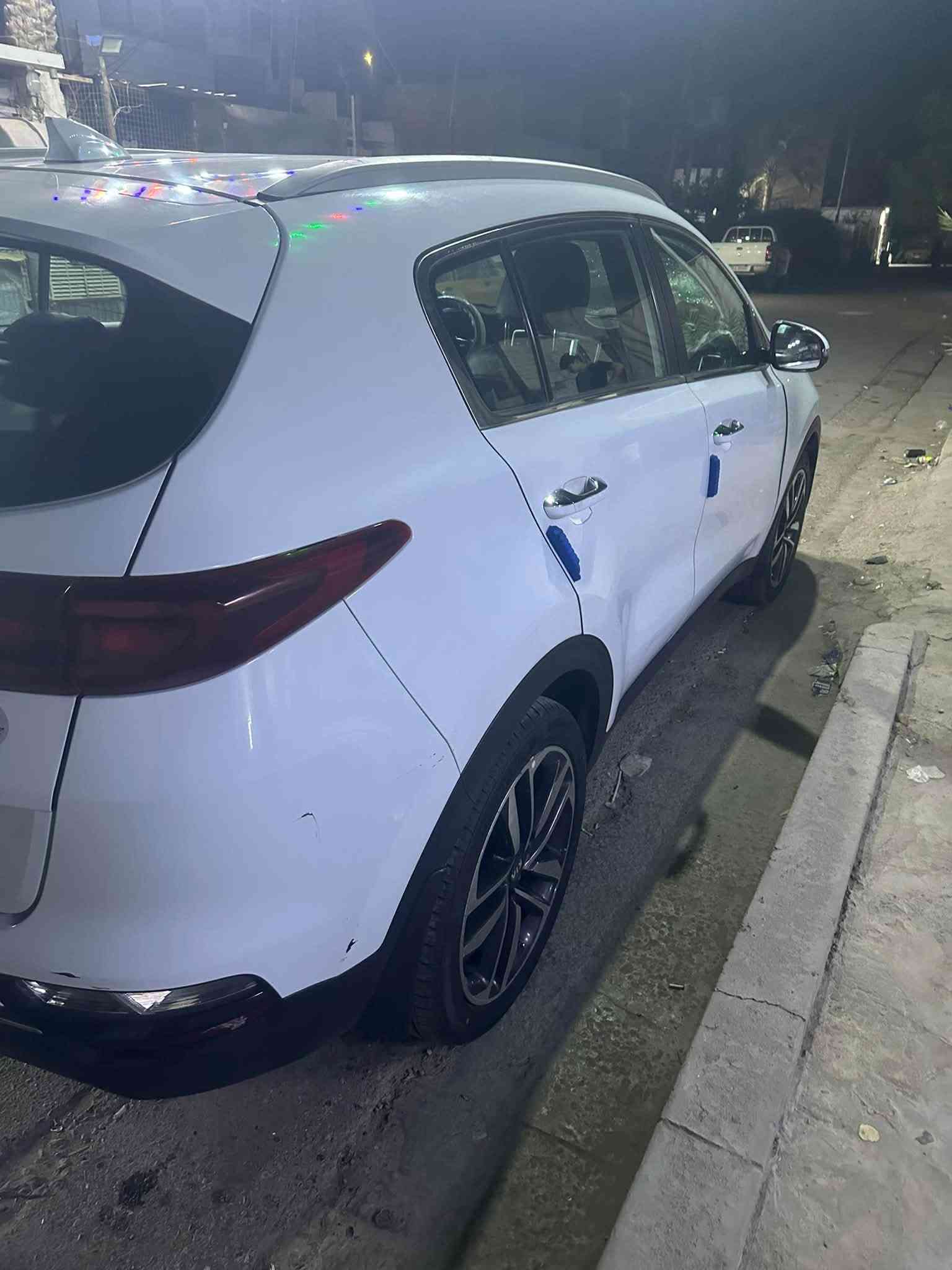السلام عليكم كيا سبورتج 2020 للبيع خليجي سابقن مكفوله بيه طخه بلا جاملق شويه بلا باب السياره جديد ماشيه 57 كير مكينه خير من الله تبريد شغال  السياره أبيع علئ طخته رقم بغداد مكان السياره بغداد زعفرانيه رقم تلفون ***********
