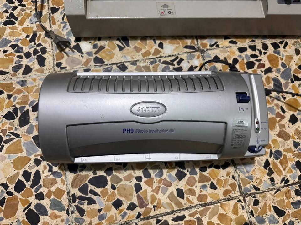 كابسات هويات • مكبس A4 • نظيف ٩٩٪