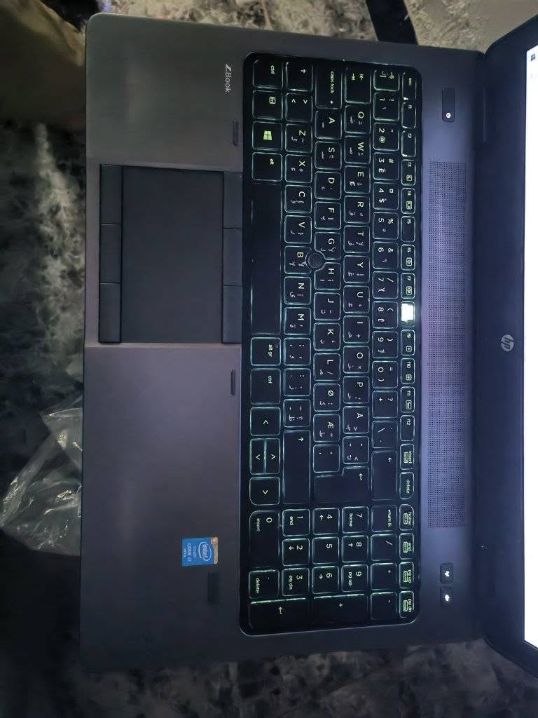 لابتوب Hp zbook G2 Workstation
مخصص العاب + هندسه + تصميم
حجم 15.6 FHD مميز
Cori7 gel 4.MQ
جيل رابع
RAM 8 DDR3
HARD 256 SSD M2 السريع 
كارت شاشه خارجي 
 NVIDIA Quadro K1100M. 2G
داخلي 4G
كيبورد عربي إنكليزي +ضوئي
بصمه + مكانيه اضافه هارد ثاني
بطاريه كلش مرتبه شحن أكثر من 2 ونصف
ملاحضه فقط حرف بل كيبورد واكف لاكن يدوس طبيعي الي هوهF8 

مكاني بغداد توصيل موجود 
سعررر 160  ماكو هيج موصفات بهاذه سعر
رقم ***********

نص مكتوب في الصور:
- حول Your PC is monitored and protected. See details in Windows Security Device specifications Device name DESKTOP-NMMPOJU Processor Intel(R) Core(TM) i7-4810MQ CPU @ 2.80GHz 2.80 GHz Installed RAM 8.00 GB (7.88 GB usable) Device ID 734A7E68-CEB2-425B-A900-C2195E295D31 Product ID 00331-10000-00001-AA204 System type 64-bit operating system, x64-based processor Pen and touch No pen or touch input is available for this display Copy Rename this PC Windows specifications Edition Windows 10 Pro Version 22H2 Installed on 9/14/2026 OS build 19045.4529 Experience Windows Feature Experience Pack 1000.19058.1000.0 Copy