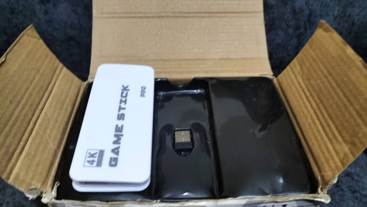 جهاز العاب game stick m15 pro يشتغل على منفذ HD وبي محاكي PlayStation و sega ومحاكيات هواي موجودة
كامل ملحقاته مع يدتين تحكم لا سلكي من خلال قطعة تركب في game stick مع شاحنه تركب في التلفزيون في منفذ USB ومع  اربع بطاريات ليدة التحكم بسعر 45 الف دينار عراقي يوجد توصيل 5 الاف لكل المحافظات

رقم واتساب:
***********
