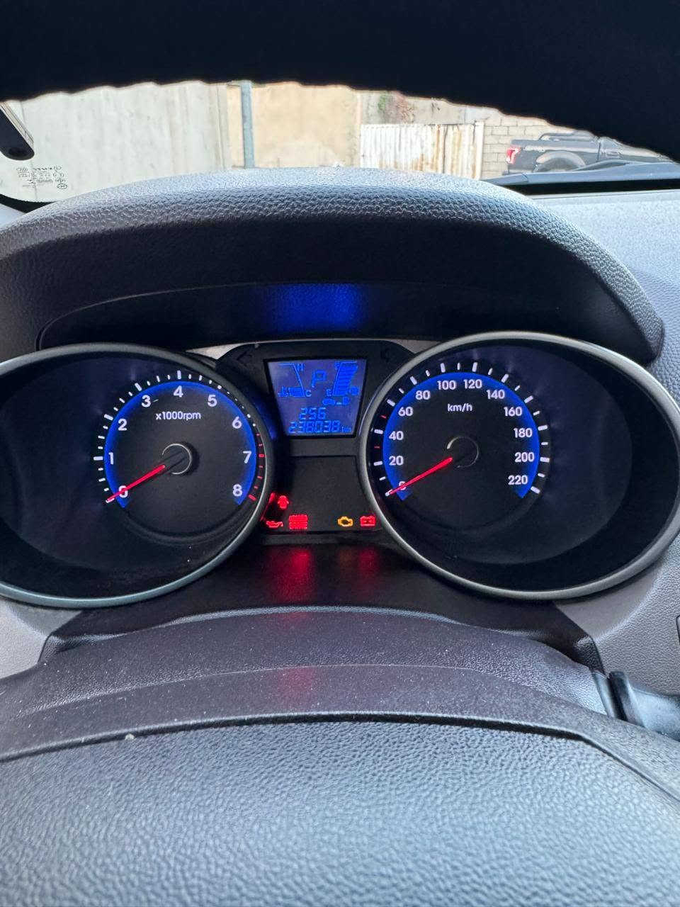 توسان ٢٠١٣ • ٢٣٨ الف كم • يد وحدة