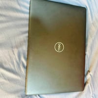 Dell Latitude 5400 سنة التصنيع: 2020 (مكتوبة على الملصق).   لكن موديل ...