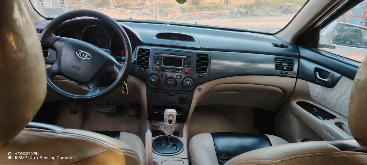 السلام عليكم سياره اوبتما 2009 خليجي للبيع السياره بيها جاملغ الأيمن الأمامي نص صبغ بدون دواخل السيارة كير حداديه محرك تخم تاير تبريد خير من الله السياره بيها منضومه مال غاز السعر 110 العنوان حله حي العسكري شارع 80 رقم الهاتف *********** السياره بسمنه غير متواجد ع فيس
