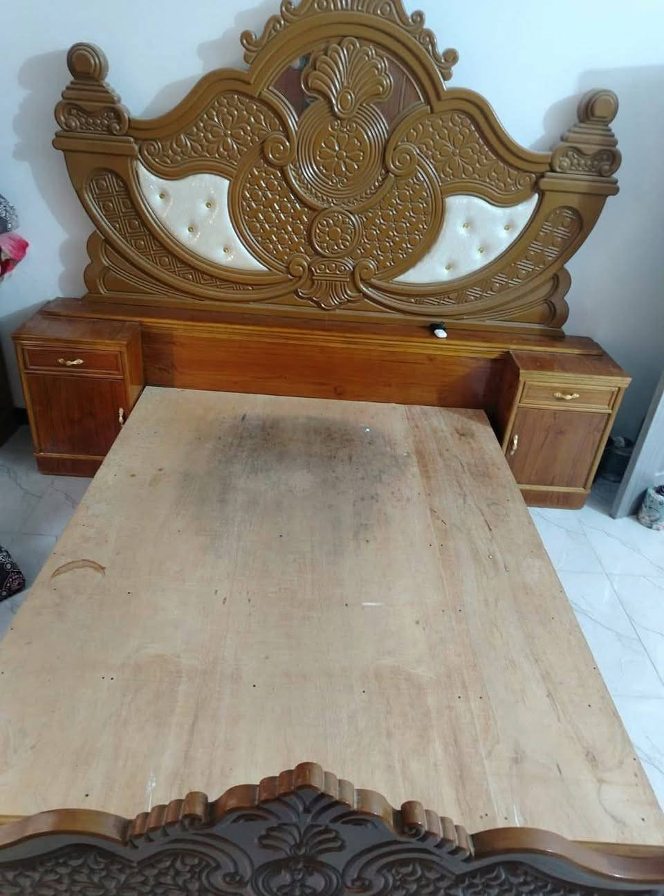 للبيع غرفه حطاطه خشب جديد مااستخدمته سعر مليون و600 وبي مجال ع خاص وعنوان صقلاويه رقم *********** للإستفسار
