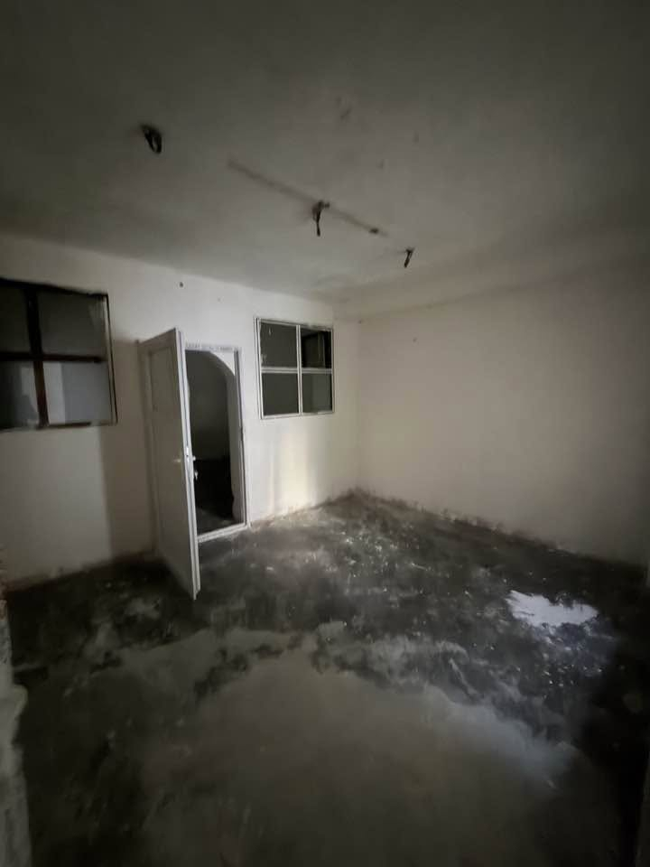 عقار للبيع اب سعر التفليش 

بيت بناء قديم للبيع في اسرى او مفقودين خلف صيدلية جواهر 
٨٠ متر 
قريبه عل شارع 
للاستفسار:***********

