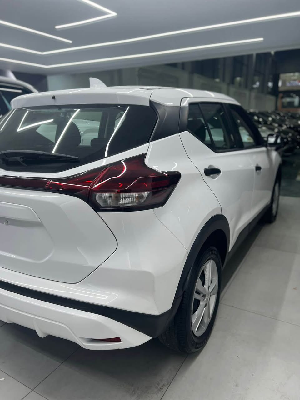 � للبيع – Nissan Kicks 2024

📌 VIN: 3N1CP5BV3RL527371
🏭 الشركة: نيسان
📅 سنة الصنع: 2024
⚙️ الفئة: S
🔧 المحرك: 1.6 لتر – 4 سلندر – بنزين
🔁 القير: أوتوماتيك CVT
🚘 الدفع: أمامي FWD
👥 عدد الركاب: 5
ماشیە ٢٠ الف کم 

🛡️ الأمان

 • ABS
 • نظام الثبات
 • Traction Control
 • وسائد هوائية
 • كاميرا خلفية
 • TPMS

🛋️ الداخلية

 • شاشة
 • بلوتوث + USB
 • تكييف
 • تحكم من المقود
 • مقاعد قماش

🛠️ الملاحظات

 بها باب و الجاملخ أمامي ایمن  صبغ

📞 للاتصال: ***********
