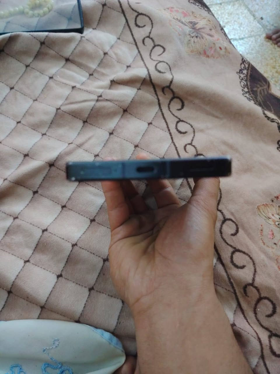 سلام عليكم مبايل ريد مجك 9برو 
نضافه 80 بس ظهر بي شخوط و كسر صغير ما يبين مثل ما واضح بل صوره 
500 و بي مجال 
رقم ***********
