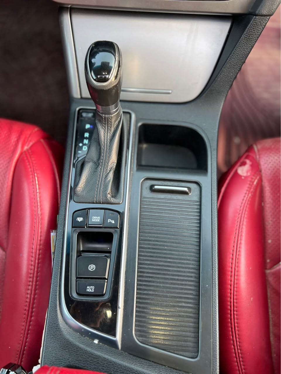 SONATA 2015 VIP
خليجي فول مواصفات 
كفالة عدى بارد فقط 
لون أسود ملكي 
رقم سليمانية الدولي 
سنوية جديده شرط التحويل والغرامة 
ماشية 150 الف 
محرك 2000 دوش 
سقف بانروما 
بصمة ابواب وتشغيل 
بردات خلفيه شركة 
برده خلفية كهربائية
دبل أكزوز 
5 ويل كب كروم 
3 أنظمة قيادة 
أوتو هولد 
منظومة زينون ولايت LED
لايت ذكي متحرك مع الاستدارة 
شاشة كبيرة
شاشة تبريد
تدفئة تبريد الكشانة الامامية 
تحكم كهرباء الكشانة الامامية 
تبريد قطعتين 
كشانة جلد لونين ماروني واسود 
فايبر بالدشبول والبوب 
مري شفط كهربائي مع القفل 
اشاير بالمري 
صندوق ذكي فتح عند الاقتراب  
حساسات امامية خليفية 
حساس نقطة عمياء 
منافذ UBS وشحن 
مكانها الانبار- الفلوجة 

للأستفسار خاص 
او على الرقم  *********** الفلوجة, الأنبار
