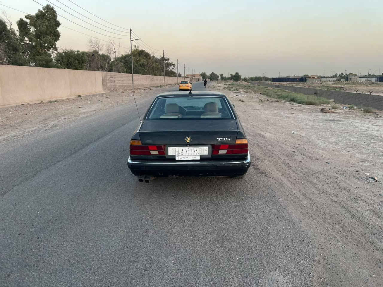 للبيع بيئم حجم 735مفتوح موديل90 بغداد مشروع وطني سنوية لغاية 28سعر 35$رقم موبايل***********‬‏كير اوتوماتيك محرك وكير مكفولات دواخل نضيفة كهربائيات كله شغالة ويل خلية تخم تايرات جدد سيارة  لاضربة ولاتبديل ولاخياس حدادية امامي خلفي جديد مكاني بغداد
