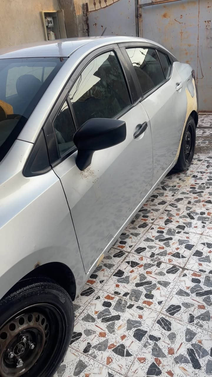 سلام عليكم عندي سياره البيع نيسان فيرسه تكتيكي وراد أمريكي
كير عادي محرك كفاله تبريد شغال محرك1600
موديل 2020 بيه بس هاي ضربه الكدامكم مبينه مسويه اني باقي بس صبق مكان سياره صلاح الدين قضاء الدجيل 
سعر 85 وبيه مجال الشراي واستفسار عل رقم ***********
