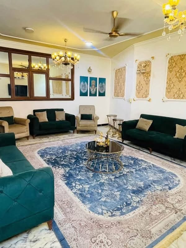 دار للبيع   بغداد الشعب حي البساتين شارع الشيخ منهل اول بيت بالفرع الفرع عريض اعرض فرع بالمنطقة فرع مخبز العسل قرب مطعم ابن تايه طابو زراعي اقرار محكمة سند 25
المساحة ١٥٠ متر 
الواجهة ١٥ نزال ١٠ 
ال١٥٠ متر كلها مستغلة بناء 
الطابق الاول 
استقبال
هول
 مطبخ 
حولي كبير 
غرفة نوم 
حمام
منور كبير
الطابق الثاني 
٣ غرف نوم 
وهول كبير 
حمام 
الطابق الثالث بيتونة كبيرة
البيت الطابق الاول مرمر
والطابق الثاني بورسلين 
السيراميك اسباني
البوب صاج اصلي
الشبابيك المنيوم 
للأستفسار *********** 
او على الخاص
