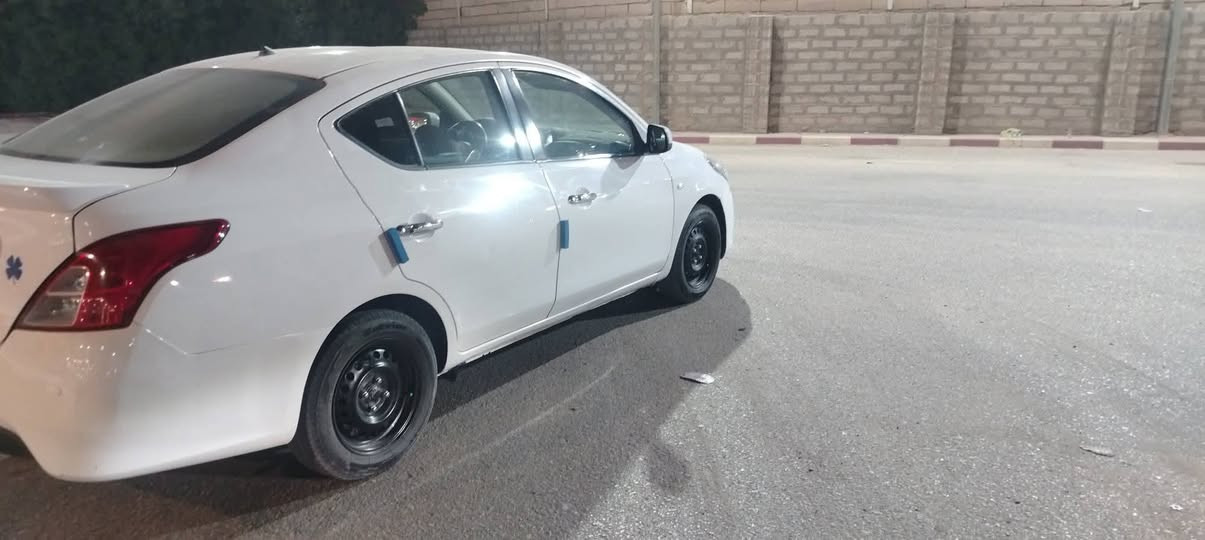 السلام عليكم للبيع فقط نيسان صني هندي بليته زركه موديل 2024 رقم أربيل دولي بسم شركه تحويل كله مضمون السياره بيها جاملغ مبدل وبارد بلباب وباقي السياره كفاله كير مكينه حداديه كله نضيفه تبريد السعر 104بيها مجال مكان السياره نجف للتواصل ***********
