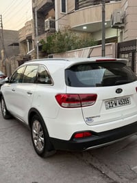 سورنتو مديل 2017 خليجي 7 راكب منفصل  فول عدا الفتحه   بصمه   كشنات جلد...