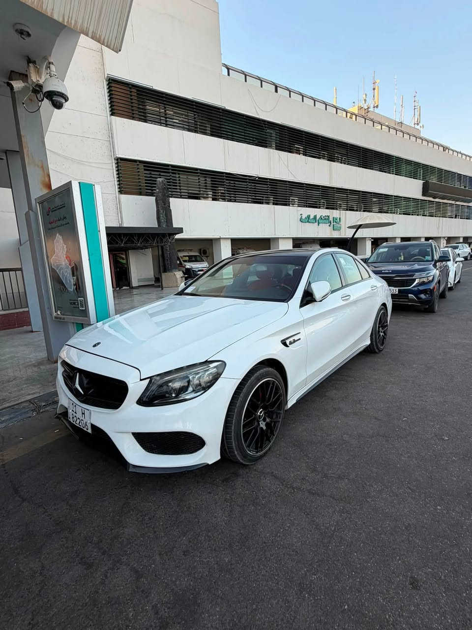 مرسيدس  C 300 موديل2018 لبيع. او مراوس. حسب لقناعه
( السيارة نظيفة جداً وكلش حلوه  رقم بغداد باسمي. هزه ورقم جديد باسمي شخصيا
بصمه. فتحه. جلد احمر. بطاين. احمر. نضيفه كلش

حادثه بنيد.  ومبدل جاملغاات اماميه.  محدثه. كت كامل AmG 
شاصي مابيه. فقط راس شاصي براكيت. فقط. وعلا فحص. وين يمعجبك. افحص
محدثه كلها. Amg.  كت كامل 
صور امريكا. وسونار جديد موحوده بلصور مكينه. كير تبريد كلها جاهزه مبيه اي نقص

اوضاع قيادة خمسه 5 
شاشه كشنات كهرباء 
كشنات جلداحمر  خزن ميموري كشنات تدفئة
نظام التشغيل والاطفاء الذاتي للمحرك 
استيرن كهرباء مع ذاكرة ( تحكمات لمس ستيرن )
لايت زينون دبل عدسة (نظام ذكي )
اضوية اماميه LED AMG 
اضوية خلفية LED AMG 
 ()
قيادة ذاتيه تحديد مسار شفتات ستيرن 
مري شفط ورادار وهيتر لدات ترحيب بالمري 
ماشيه 74  الف كيلو. 
مكاني بغداد ليرموك او حي جهاد
سعرها 
175  بيه مجال لشراي
***********

