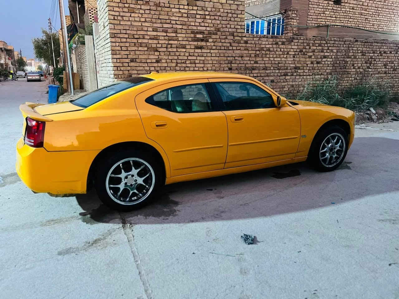 جارجر 2010 متوئمه رقم وسنويه طبق الاصل جاهزة كير ومكينه كارتون حداديه كارتون كهربائيات كله شغاله تبريد ثلج تخم تاير حاويه بدون كص كفاله عامه من كلشي مكينه 3500 سعر ٣٨ وبيه مجال مكان الشطره الاتصال ***********

