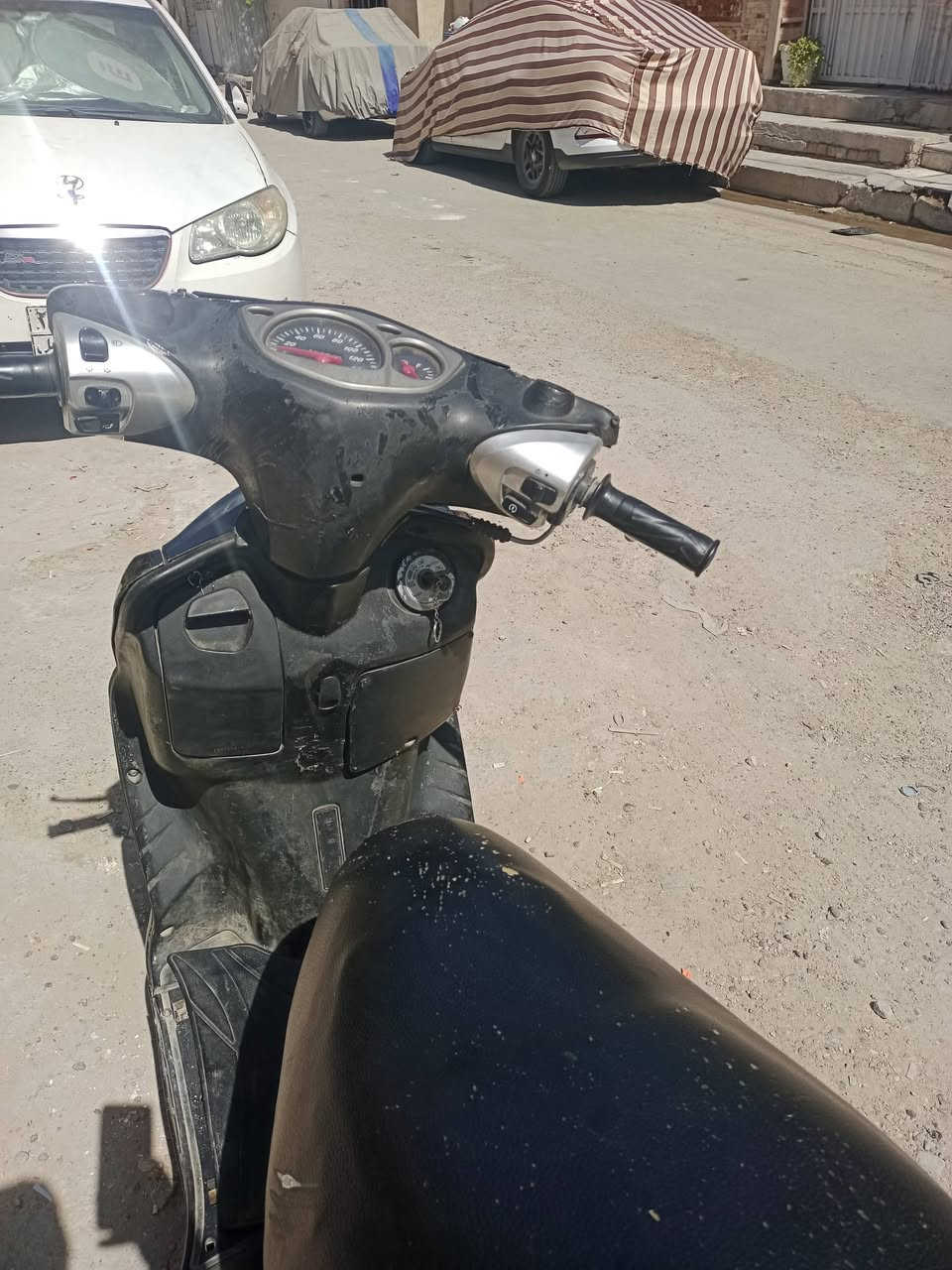 السلام عليكم سكنس نثيه للبيع مجفته جديد كفرات اصليه كابريتر اصلي تايرات جديد كلجات رياضي ابيع كوم حديد 250الف مكان الدراجه حي الجهاد ***********موجود وات ساب
