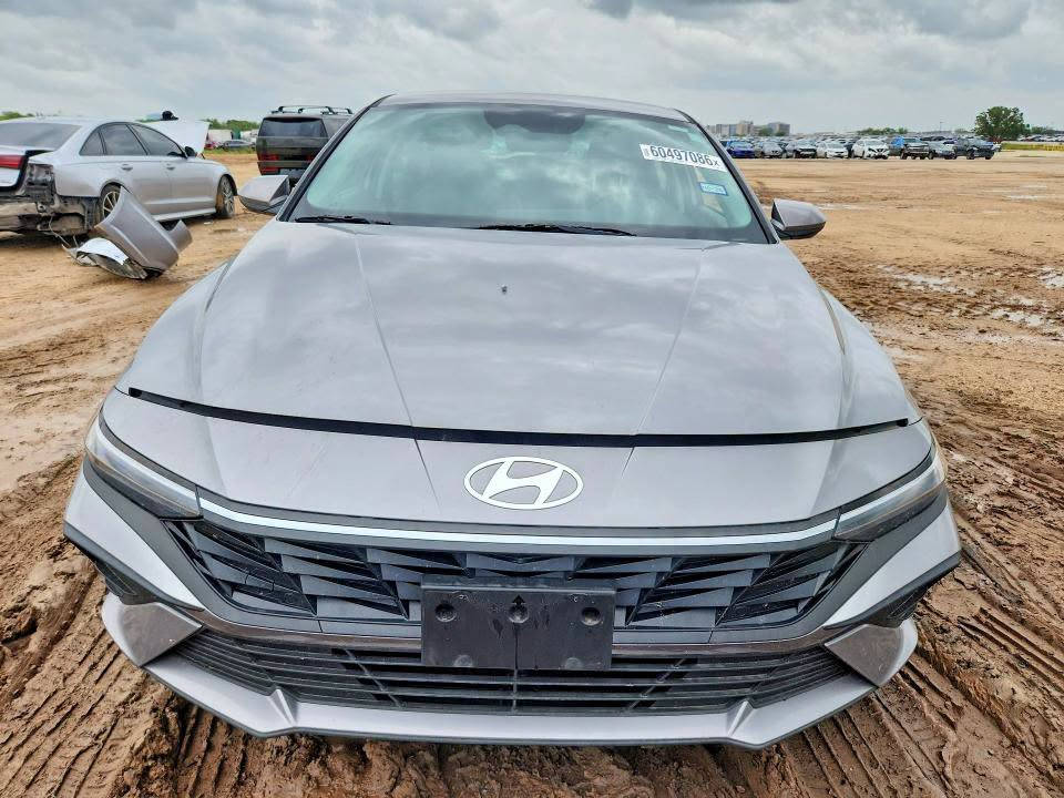 السيارة: 🚘2025 HYUNDAI ELANTRA SE
بيع مباشر \  70  ورقه 
تاريخ المزاد 🗓️:  3 \ 9 \ 2026
تدخل بكتاب الشهداء 📋
━━━━━━━━━━━━━
🚗 كل شركات الشحن رفعت أسعارها، إلا شمس العراق 🌞
الشحن صار متوفر لجميع الوجهات اعتبارا من 1/06/2026
✅ ما زلنا نوفر من أرخص أسعار الشحن
✅ بدون أي رسوم أو إضافات جديدة
✅ نفس الخدمة الموثوقة ونفس الجودة
ربع السعر صار #الشحن_من_امريكا للعراق 🇮🇶 🇨🇦🇺🇸🇦🇪
#شمس_العراق #الشركة_الاولى_في_المزادات_الامريكية
وخدمات الشحن من جميع الولايات الامريكية والامارات 💯
       🚧 اول شركة تأسست في العراق عام 2007 🚧
        ‏‎‏‎(( نحن الوكيل الرئيسي للشحن ومزادات السيارات ))
        حجوزات مباشرة من شركات الملاحة وفتح حسابات
           ‏‎‏(( MSC  #Maersk# )) ((COPART - IAAI)).
مميزاتنا حقيقة مع الضمان 👍🏻 :-
‏‎‏‎1- أرخص #اسعار_الشحن في العراق. ✅
‏‎2-حساب مزادات منخفض العمولة للمكاتب والجملة.
‏‎‏‎3-سحب السيارة من المزاد خلال 24 ساعة فقط. 🅾️
‏‎‏‎4- تتبع خاص لمتابعة النقل من المزاد لحين وصول السيارة اليك.
‏‎‏‎5- شحن قطع الغيار من امريكا بشكل مباشر خلال 6 ايام .
6- سهولة بالتعامل مع ضمانه مرتفعة.
7- اكثر من 38 فرع للشركة داخل العراق. ✅
8-شركتنا مدعومة من #رابطة_تجارالسيارات_العراق
9- توفير وكالات لاصحاب الشركات والمكاتب والتجار
10- ورشة متكاملة في الامارات للتصليح خاصة لشروط الفحص والمتانة الخاصة بمرور دبي . 🅾️
11- السرعة الفائقة في الشحن والتحميل VIP . ✅
12- شحن الحاويات حسب الطلب من امريكا بشكل مباشر او الامارات مع التحميل والتغليف حسب رغبة الزبائن.
13- تخزين مجاني داخل امريكا لتجار الجملة وقطع الغيار.
14- توفير قطع الغيار من امريكا والشحن مجاناً داخل السيارة. ✅
‏
          وجهات الشحن  : - من امريكا 🇺🇸 وكندا 🇨🇦 الى
( العراق - الامارات - كردستان - تركيا - الكويت - عُمان - مصر - السويد - التشيك - السعودية - البحرين - اليمن - ليبيا - المغرب )
‏‎‏‎لا تتردد وقم بمراسلتنا لتفاصيل اكثر
 او الاتصال بمركز خدمة الزبائن 📞
                   الرقم المختصر (((    6335    ))) ☎️
 واتس اب  ***********
واتس اب   ***********
فروعنا_في_بغداد  :
فرع_المنصور
المنصور - شارع مزاد الزهور- مجاور كاتب العدل
***********
***********
فرع_حي_اور
حي اور - مقابل جامع الصادقين
***********
***********
فرع_بغداد_الجديدة
شارع المسبح- مقابل افران الهادي
***********
فروعنا_في_المحافظات: 💯
فرع البصرة
البصرة - تقاطع المشراق - مقابل مستشفى المواساة
‏***********
فرع_النجف
النجف- شارع الاسكان- مقابل حي عدن
***********
***********
فرع_كربلاء
قريباً
فرع _الموصل
قريباً
فرع الدورة
قريباً
فرع الانبار
قريباً
فرع ديالى
قريباً
قسم الشكاوي 📌
***********
كروب الواتس اب 💯💯💯💯
‏متابعة قناة شمس العراق ( البيع المباشر ) على واتساب :
‏https://whatsapp.com/channel/0029Vauaj9fIyPtN0oRwRp0S
التيك توك 💯💯💯💯
‏https://www.tiktok.com/@a30006000?_t=ZS-8usvG56uO0X&_r=1 عرض أقل عرض أقل عرض أقل
شركة شمس العراق لاستيراد السيارات عرض أقل عرض أقل عرض أقل عرض أقل عرض أقل عرض أقل عرض أقل عرض أقل عرض أقل عرض أقل عرض أقل عرض أقل عرض أقل عرض أقل عرض أقل عرض أقل عرض أقل عرض أقل عرض أقل عرض أقل
