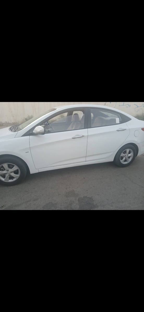 اكسنت 2013 خليجي 
محرك 1600
السيارة مكفولة من الصبغ والتبديل 
الكير والمكينة والتبريد خير من الله 
يعني السيارة جاهزة 
الرقم بغداد باسمي 
السنوية ل2031
كاميرا وشاشة 
السيارة مناقصه شي 
السعر92 وبي مجال 
الرقم ***********
