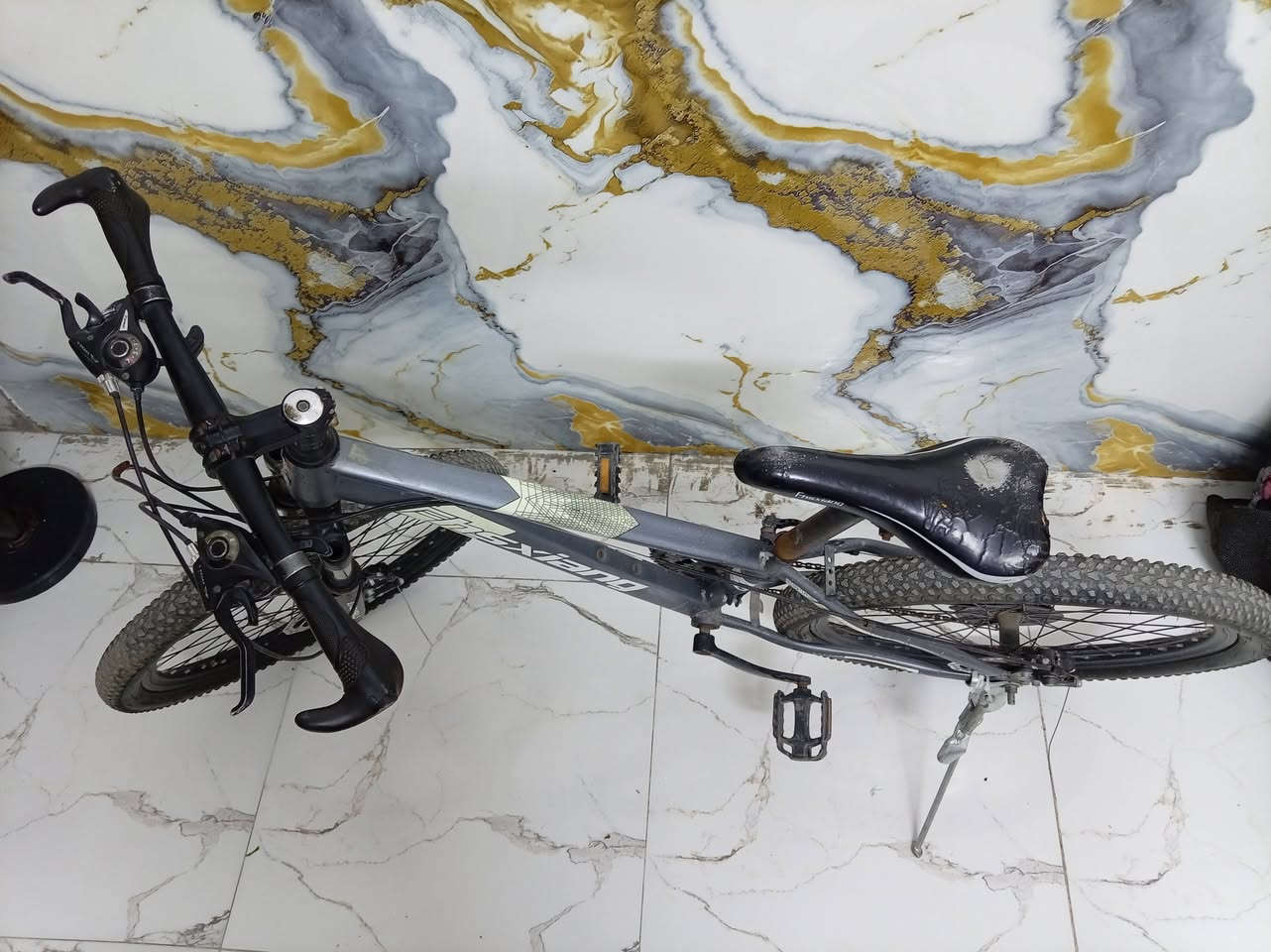 باسكل نوع جبلي للبيع دبلات امامي تايرات جبلي يتحمل وزن لحد ال٨٠ كيلو سبع سرع بي خلفي و ٣ سرع امامي بريك بنضام الدسك اماني و بريك خلفي بنضام الدسك كذالك باسكل نضيف كلش وكلشي بي شغال فقط الكير متوقف سعر الباسكل ٨٠ وبي مجال بعد للاستفسارات مراسله الصفحه او الاتصال على الرقم *********** واتساب موجود
