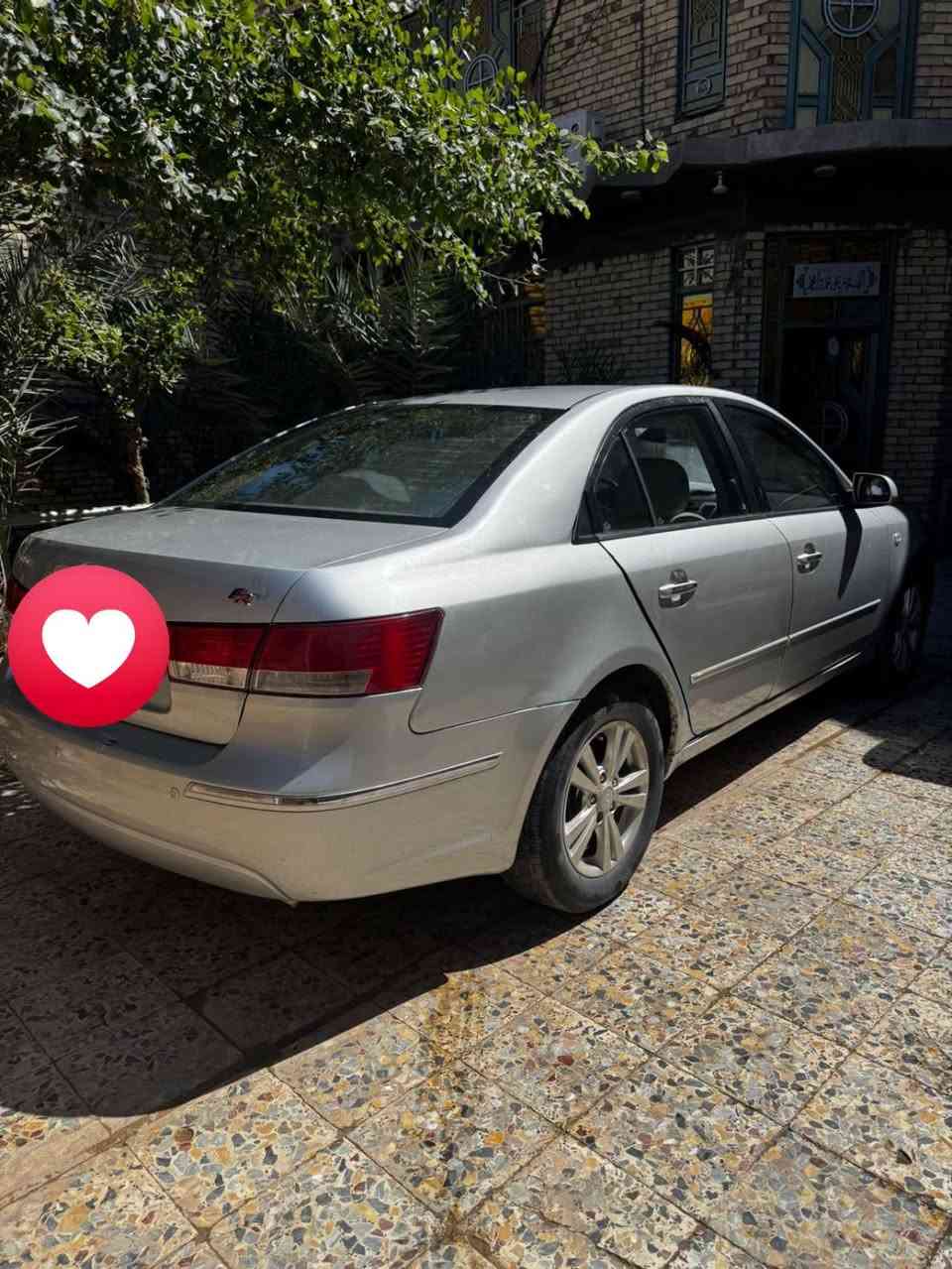 سوناتا موديل 2010بيه كصه
السعر 40وبيها مجال مكانها العماره

***********
