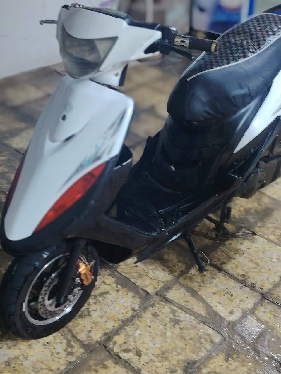 درجه ماكس البيع درجه مكفوله مكينه مامفتوحه مكفوله 
كهربائيات كلها شغله شلع فول درجه مل واحد محتاج ويريد يبيع 
سعره 650الف وبيه مجال قليل خاص لو تسال ع رقم***********
